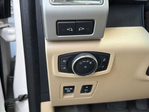 Used 2018 Ford F150 Lariat w/ Equipment Group 502A Luxury AWD/4WD image 12