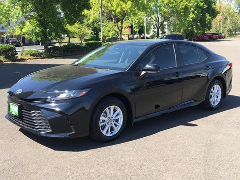 Used 2025 Toyota Camry LE w/ Convenience Package AWD/4WD image 12
