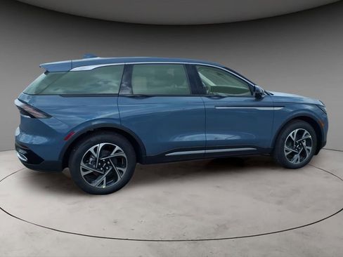 New 2026 Lincoln Nautilus Premier AWD/4WD image 10