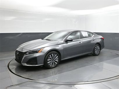 Used 2024 Nissan Altima 2.5 SV