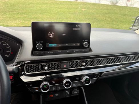 Certified 2024 Honda Civic EX image 9