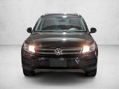 Used 2017 Volkswagen Tiguan Wolfsburg Edition AWD/4WD image 2