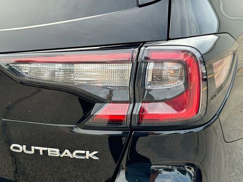 Used 2023 Subaru Outback Premium AWD/4WD image 33