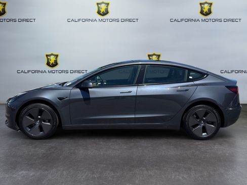 Used 2023 Tesla Model 3 Standard Range RWD image 2