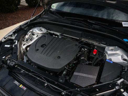 Used 2025 Volvo XC60 B5 Plus image 33