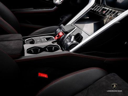 Used 2024 Lamborghini Urus S AWD/4WD image 45