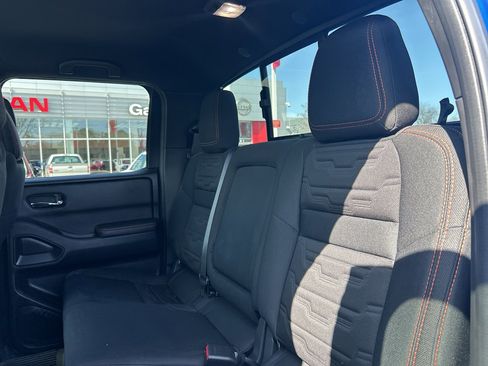 Used 2025 Nissan Frontier PRO-4X image 12