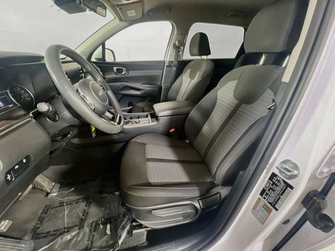 Used 2023 Kia Sorento LX FWD image 19