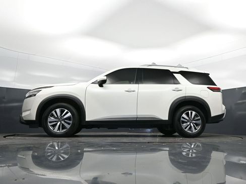 Used 2023 Nissan Pathfinder SL w/ Lighting Package (N92) image 43