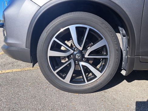 Certified 2020 Nissan Rogue SL w/ Premium Package image 7