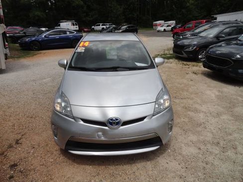 Used 2014 Toyota Prius Plug-In Hybrid image 2