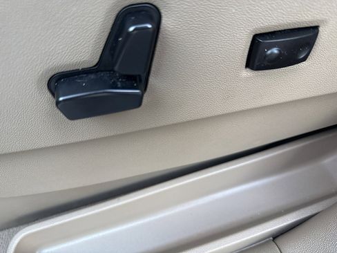 Used 2013 Chrysler Town & Country Touring-L w/ Entertainment Group #2 FWD image 29