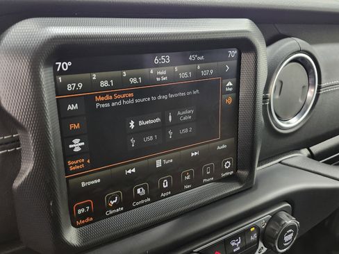 Used 2023 Jeep Wrangler Sahara image 6