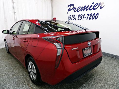 Used 2017 Toyota Prius Three w/ Carpet Mat Package FWD image 7