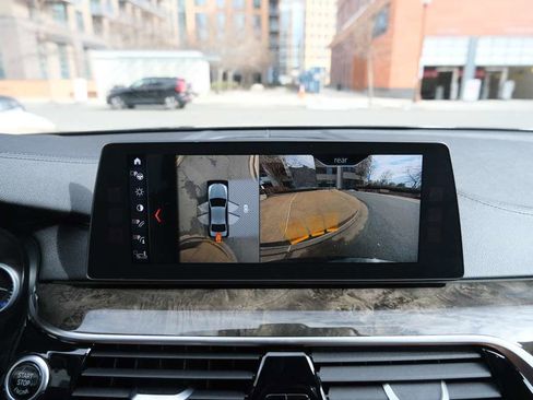 Used 2017 BMW 540i xDrive image 29