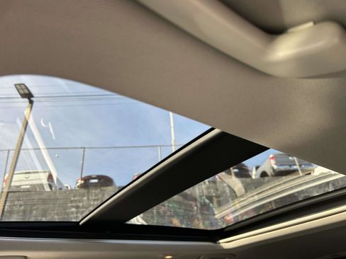 Used 2021 Nissan Rogue SL w/ Premium Package image 11