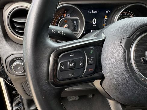 Used 2018 Jeep Wrangler Unlimited Sport S AWD/4WD image 16