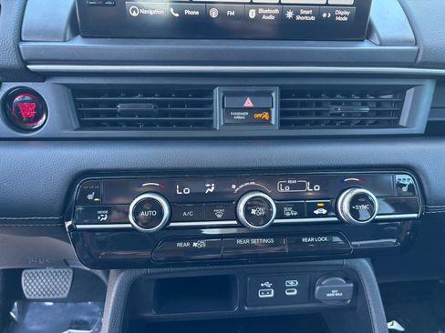 Used 2023 Honda Pilot Touring image 26