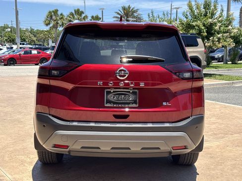 Used 2021 Nissan Rogue SL w/ Premium Package FWD image 4
