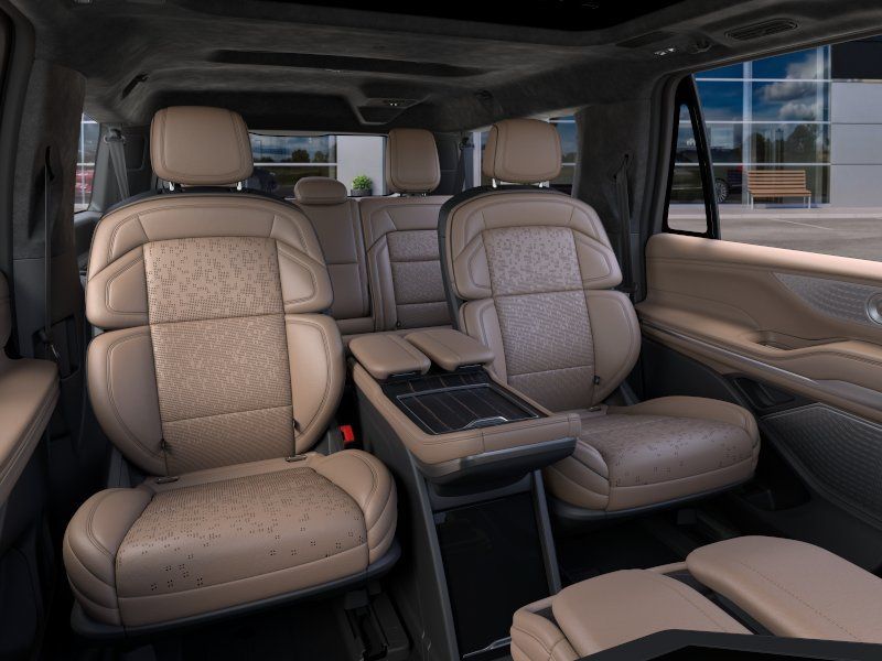 New 2026 Lincoln Navigator L Black Label AWD/4WD image 11