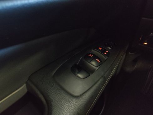 Used 2020 Nissan Pathfinder SL FWD image 27
