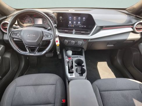 Used 2024 Chevrolet Trax RS w/ Driver Confidence Package FWD image 9