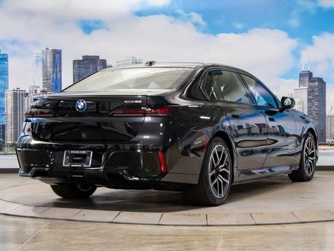 Used 2025 BMW i7 xDrive60 image 8