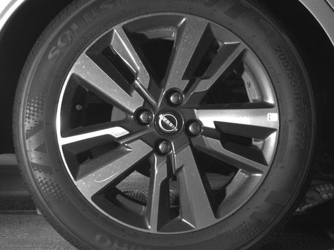 Used 2025 Nissan Versa SV FWD image 15