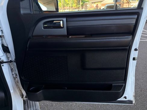 Used 2017 Ford Expedition Platinum AWD/4WD image 50