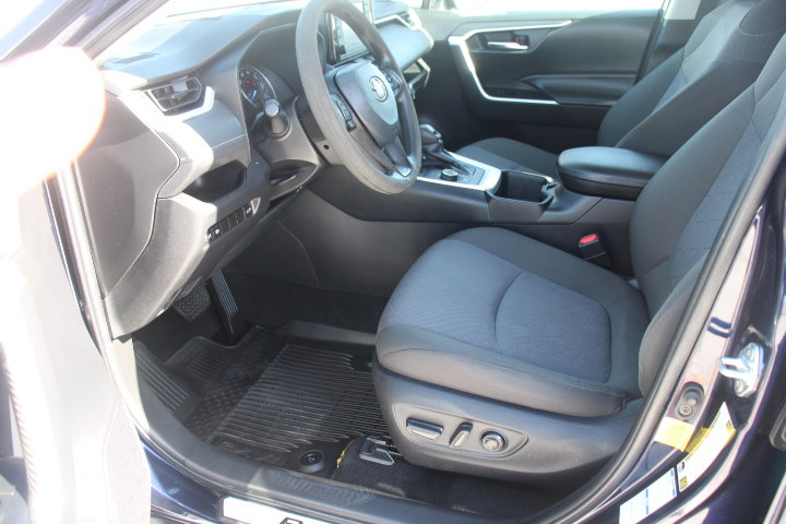 Certified 2022 Toyota RAV4 XLE w/ Convenience Package AWD/4WD image 11