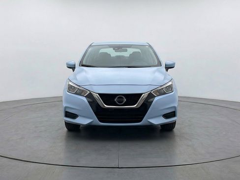 Used 2025 Nissan Versa SV FWD image 2