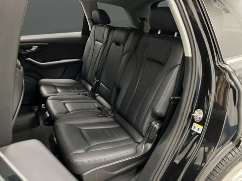 Used 2023 Audi Q7 3.0T Premium w/ Convenience Package image 32