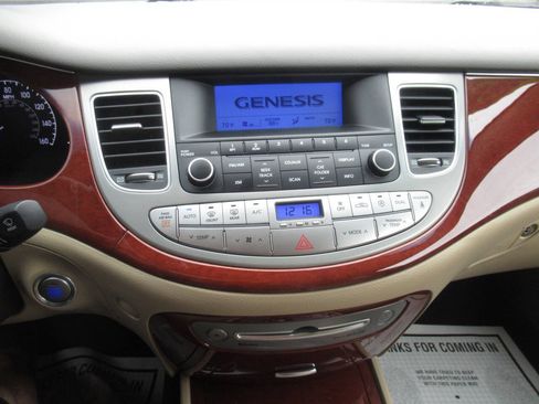 Used 2014 Hyundai Genesis 3.8 RWD image 20