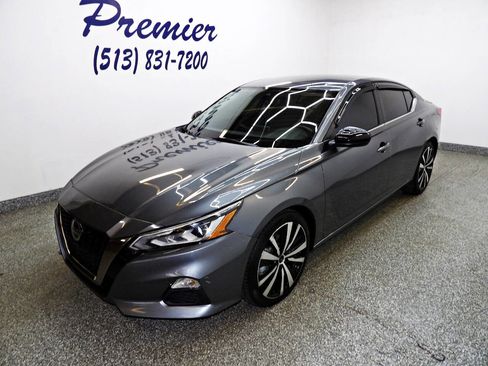 Used 2021 Nissan Altima 2.5 SR image 1
