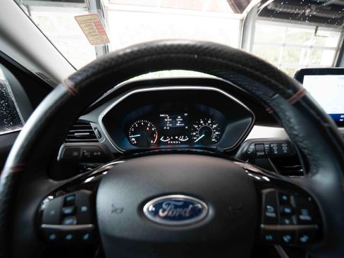 Used 2022 Ford Escape SEL AWD/4WD image 15