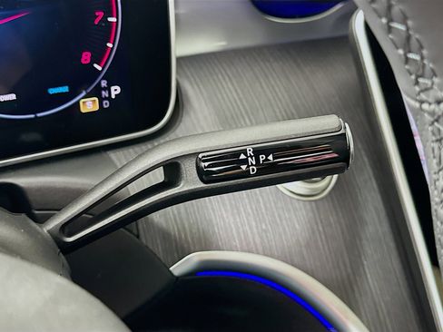 Certified 2025 Mercedes-Benz C 300 4MATIC Sedan image 21