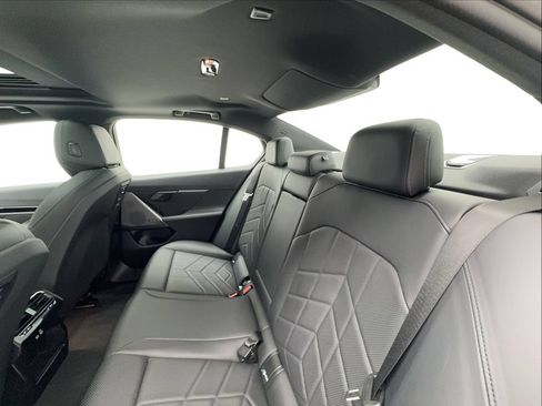 Used 2026 BMW 530i xDrive AWD/4WD image 25
