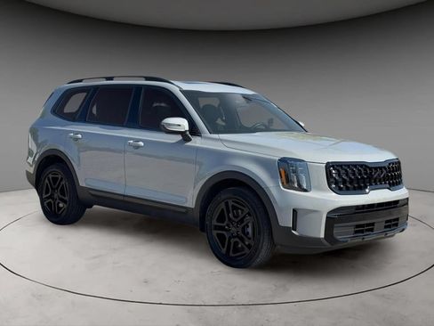 Used 2025 Kia Telluride EX X-Line AWD/4WD image 3