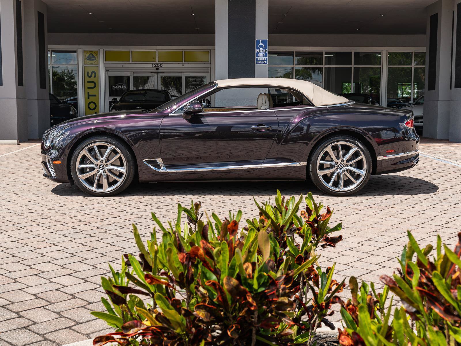 Used 2022 Bentley Continental GT Mulliner AWD/4WD image 25