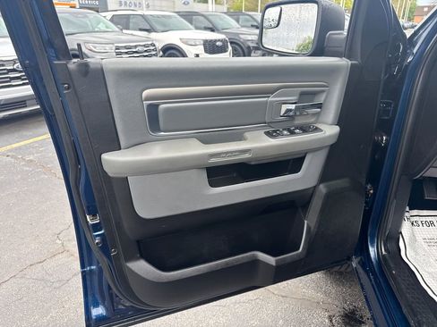 Used 2020 RAM 1500 Classic SLT AWD/4WD image 15
