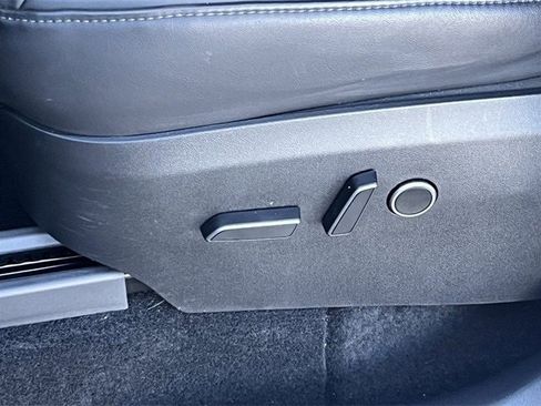 Used 2023 Tesla Model Y Long Range image 28