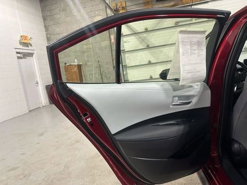 Used 2022 Toyota Corolla SE w/ SE Premium Package image 13