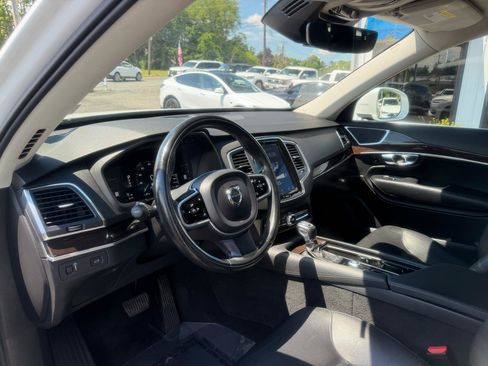 Used 2018 Volvo XC90 T5 Momentum w/ Convenience Package AWD/4WD image 10