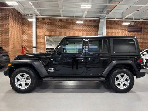 Used 2018 Jeep Wrangler Unlimited Sport S AWD/4WD image 5
