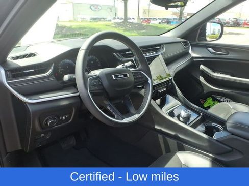 Certified 2024 Jeep Grand Cherokee Altitude AWD/4WD image 7