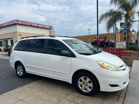 Used 2006 Toyota Sienna LE w/ LE Pkg 6 FWD image 9