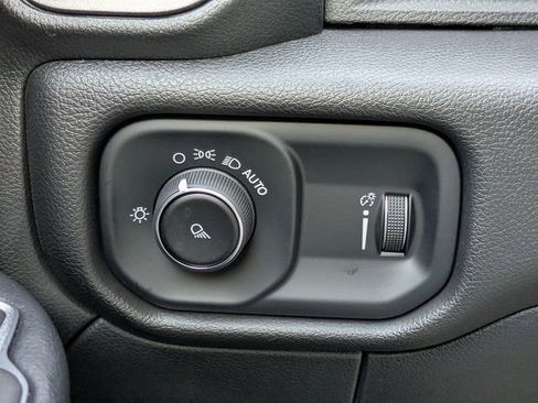 Used 2024 RAM 2500 Tradesman w/ Chrome Appearance Group image 26