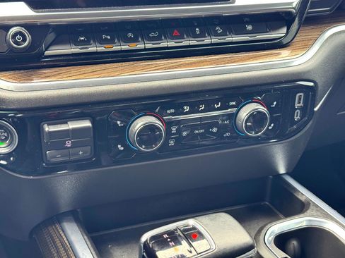 Used 2024 Chevrolet Silverado 1500 LT Trail Boss w/ Convenience Package II image 27