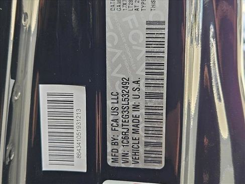 New 2025 Jeep Gladiator Mojave w/ Convenience Group image 16