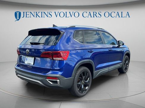 Used 2022 Volkswagen Taos SE w/ IQ.Drive SE Package FWD image 3
